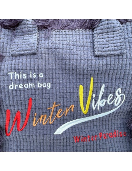 Sac cabas en velours côtelé frangé brodé « Winter Vibes »