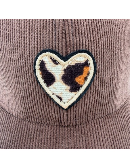 Casquette en velours côtelé avec patch cœur léopard