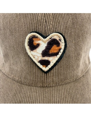 Casquette en velours côtelé avec patch cœur léopard