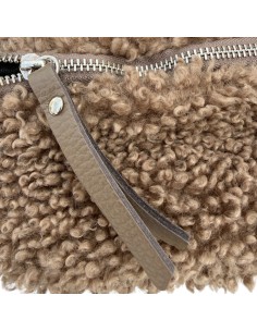Sac banane effet bouclette et détails en cuir 2