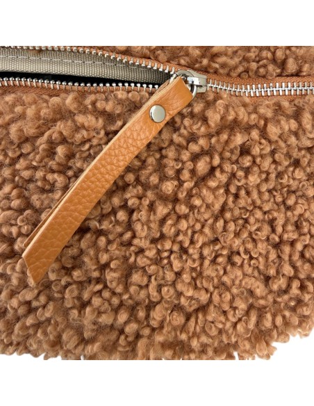 Sac banane effet bouclette et détails en cuir
