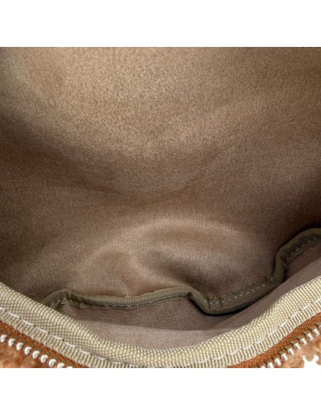 Sac banane effet bouclette et détails en cuir
