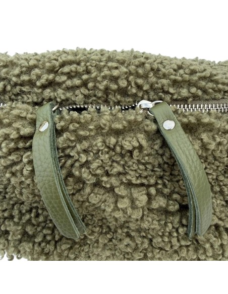 Sac banane effet bouclette et détails en cuir